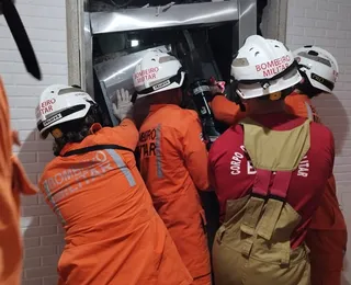 Duas pessoas estavam em elevador que caiu em prédio de luxo em Salvador