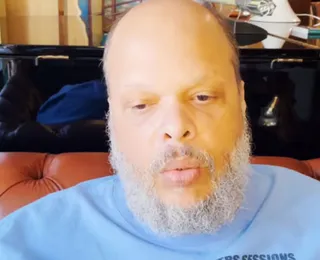 Ed Motta se manifesta após polêmica e pede desculpa a funcionário