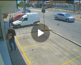 Entregador é furtado após deixar janelas do carro aberta em Itabuna