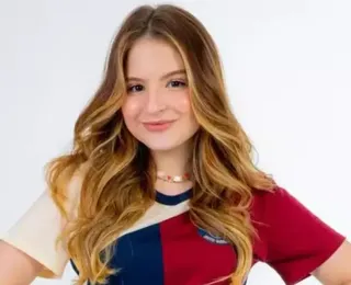 Ex-chiquititas chora em live e revela dificuldades financeiras