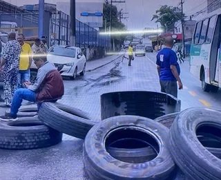 Ex-trabalhadores da extinta CSN fazem protesto em Salvador