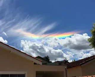 Fenômeno raro, 'arco-íris de fogo' é visto no céu; vídeo