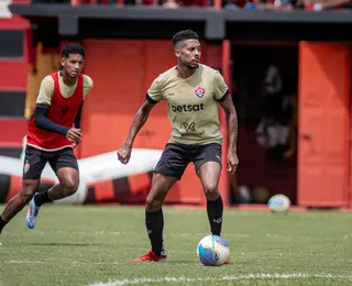 Feriado com trabalho: Vitória faz treino técnico de olho no Bragantino