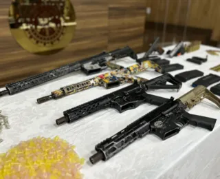 Forças policiais desarticulam grupo e apreendem 64º fuzil em 2024