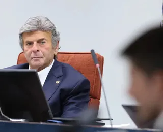 Fux vota contra tornozeleira eletrônica em Bolsonaro