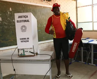 Eleitores que trabalham neste domingo chegam cedo: “não pode atrasar”