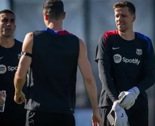 Goleiro do Barcelona admite hábito de fumar cigarro: "Tento esconder"