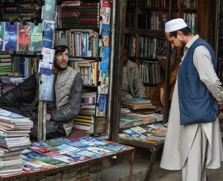 Governo talibã proíbe livros 'não islâmicos' em bibliotecas