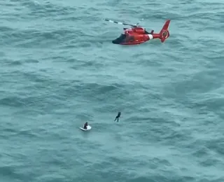 Homem à deriva em cima de isopor é resgatado na Flórida