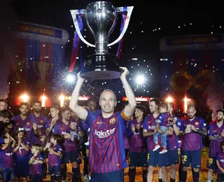 Ídolo do Barcelona, Iniesta anuncia aposentadoria do futebol