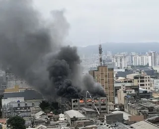 Incêndio de grandes proporções atinge shopping em São Paulo