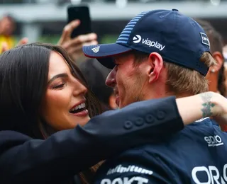 Kelly Piquet anuncia gravidez do primeiro filho com Max Verstappen