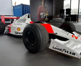 Lewis Hamilton guiará McLaren histórica em homenagem a Ayrton Senna