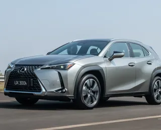 Lexus lança UX 300h por R$ 299.990