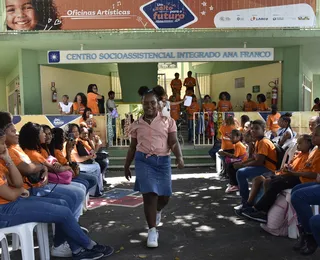 Mansão do Caminho celebra novembro negro com desfile de penteados afro