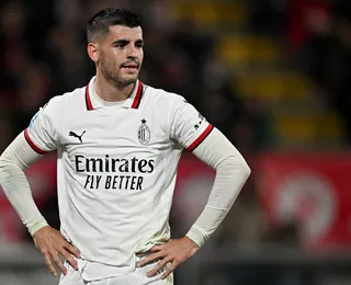 Morata sofre pancada na cabeça em treino do Milan e é hospitalizado