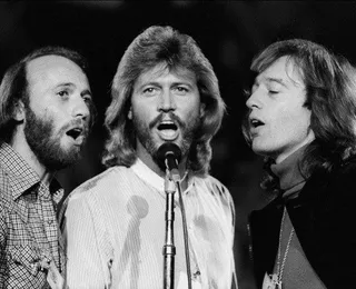 Morre Colin Petersen, baterista original do Bee Gees