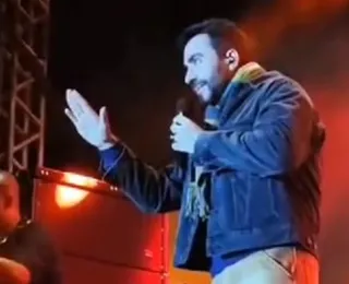 Padre Fábio de Melo se irrita com fã e dá bronca em show; veja vídeo