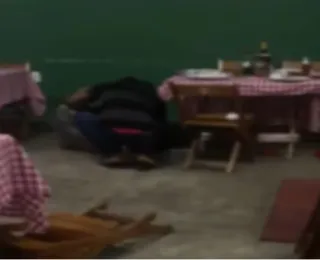 Pai e filha são baleados em ataque a tiros em pizzaria na Bahia