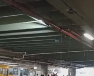 Passageiro registra água invadindo Estação da Lapa; assista vídeo