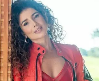 Paula Fernandes surpreende ao publicar ensaio sensual de lingerie