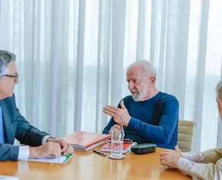 Planalto divulga primeira foto de Lula após acidente; veja