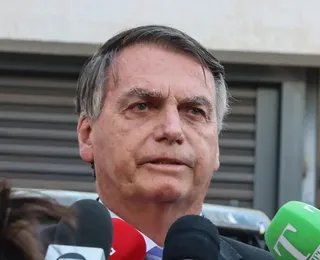 STF mantém decisão que retém passaporte de Bolsonaro