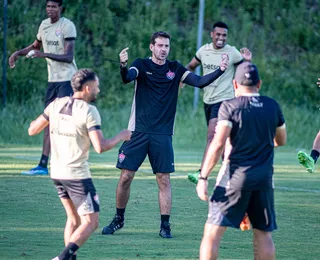 Thiago Carpini comanda trabalho tático focado no Fluminense