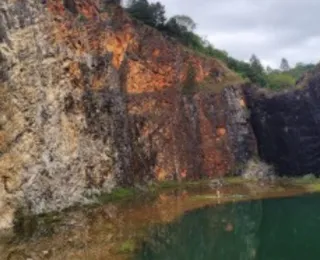 Turista morre após bater em pedra durante salto de bungee jump