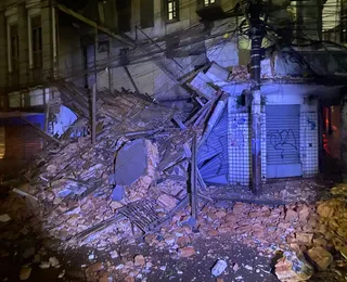 Urgente: prédio desaba na Baixa dos Sapateiros; veja vídeos