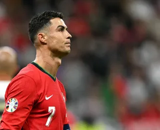 VÍDEO: CR7 faz gol de bicicleta e Portugal goleia Polônia pela Nations