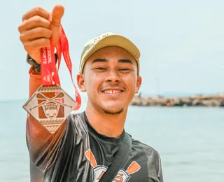 Venezuelano conquista campeonato baiano de canoa havaiana