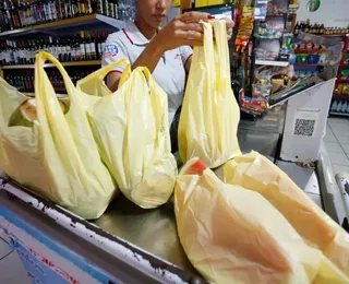 Vereador quer revogar gratuidade de sacolas plásticas em atacadões