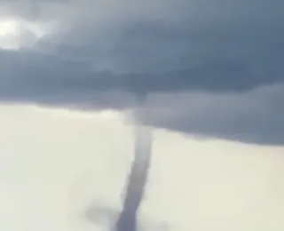 Vídeo: Fenômeno parecido com tornado assusta moradores da Bahia