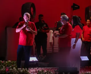 Vídeo: Lula chora ao relembrar “pobreza” e afirma: “Eu sou vocês”