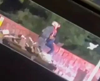 Vídeo: PM é flagrado jogando homem em córrego na Zona Sul de SP