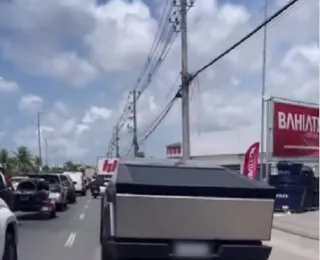 Vídeo: Tesla Cybertruck é flagrado nas ruas de Lauro de Freitas