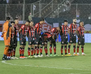 Maldição? Vitória encerra Brasileirão sem vencer com camisa principal