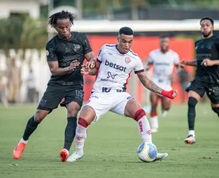 Vitória sofre virada do Corinthians e perde sequência de triunfos