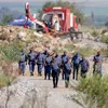 Mais de 20 mineradores são resgatados em mina clandestina - Imagem