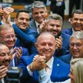 Afastado do comando da Alba, Adolfo vai à Brasília com Ivana Bastos imagem