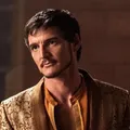 Agostinho Carrara? Pedro Pascal usa look estampado e web reage imagem