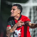 Baralhas celebra gol e destaca estilo de jogo: "Tem que ser na raça" imagem