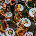 Bloco Olodum Mirim homenageia Bob Marley em desfile no Pelourinho imagem