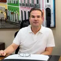Cacá Leão confirma permanência na Segov e anuncia pré-candidatura imagem