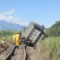 Calor de 71°C nos trilhos provoca tombamento de trem imagem