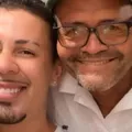 Carlinhos Maia presenteia pai com carro de luxo: "Amo meus velhinhos" imagem