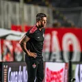 "Volume foi para placar mais elástico", aponta Carpini sobre Vitória no Nordestão imagem