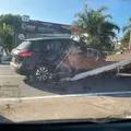 Carro fica destruído em acidente em Lauro de Freitas imagem
