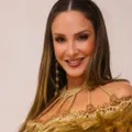 Claudia Leitte rebate críticas à sua baianidade e diz: "Me respeita" imagem
